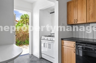 Charming 2-Bed With Backyard Oasis In West Palm Beach!
