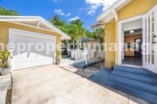 Charming 2-Bed With Backyard Oasis In West Palm Beach!