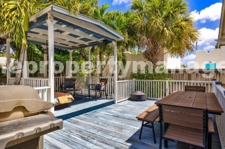 Charming 2-Bed With Backyard Oasis In West Palm Beach!