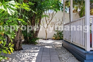 Charming 2-Bed With Backyard Oasis In West Palm Beach!