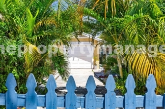 Charming 2-Bed With Backyard Oasis In West Palm Beach!