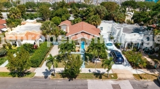 Charming 2-Bed With Backyard Oasis In West Palm Beach!