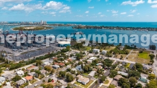 Charming 2-Bed With Backyard Oasis In West Palm Beach!