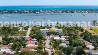 Charming 2-Bed With Backyard Oasis In West Palm Beach!