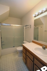 Spacious 2 Bedroom Rowhouse in the Heart of Happening Kerns!
