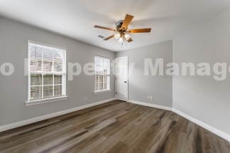 Bright & Spacious 4-Bedroom Home with Fenced Yard