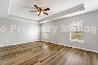 Bright & Spacious 4-Bedroom Home with Fenced Yard