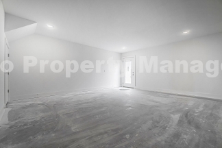 Beautiful townhome off of I St!