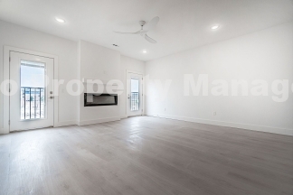 Beautiful townhome off of I St!