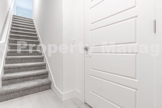 Beautiful townhome off of I St!