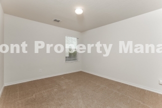 Spacious 4-Bedroom Gem with 2.5 Baths in San Antonio – 2,324 Sq Ft of Comfort at 2935 Thackery Groove