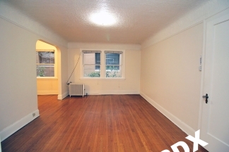 Classic Studio Apartment in the Historic Irving Manor - NW Portland!