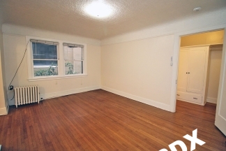 Classic Studio Apartment in the Historic Irving Manor - NW Portland!