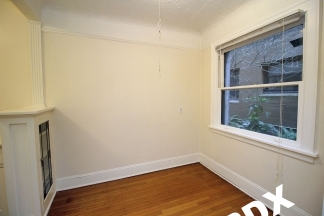 Classic Studio Apartment in the Historic Irving Manor - NW Portland!