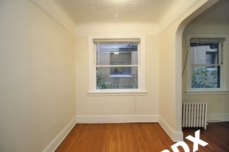 Classic Studio Apartment in the Historic Irving Manor - NW Portland!