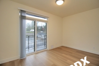 **CONCESSION - ONE MONTH FREE RENT ON APPROVED CREDIT** Upper Floor Contemporary 1 Bedroom Apartment - SW Portland