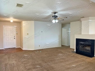 Charming 3 Bedroom Home with Fireplace in Meadow Brook Converse