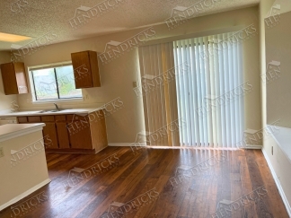 Charming 3 Bedroom Home with Fireplace in Meadow Brook Converse