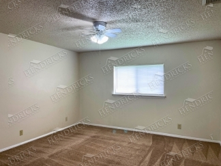Charming 3 Bedroom Home with Fireplace in Meadow Brook Converse