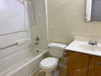Charming 3 Bedroom Home with Fireplace in Meadow Brook Converse