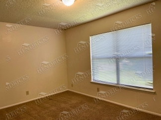 Charming 3 Bedroom Home with Fireplace in Meadow Brook Converse