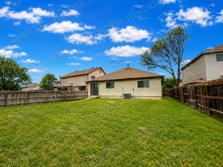 Charming 3 Bedroom Home with Fireplace in Meadow Brook Converse