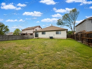 Charming 3 Bedroom Home with Fireplace in Meadow Brook Converse