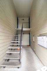 Nicely Updated 1 Bedroom Apartment in great SE location!