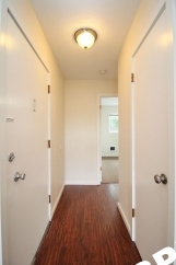 Nicely Updated 1 Bedroom Apartment in great SE location!