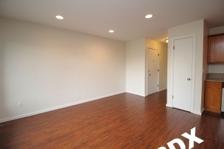 Nicely Updated 1 Bedroom Apartment in great SE location!