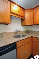 Nicely Updated 1 Bedroom Apartment in great SE location!