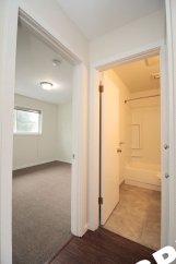 Nicely Updated 1 Bedroom Apartment in great SE location!