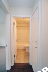 Nicely Updated 1 Bedroom Apartment in great SE location!