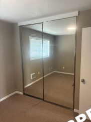 Nicely Updated 1 Bedroom Apartment in great SE location!