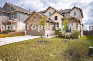 Spacious 4-Bedroom Retreat in San Antonio with 3.5 Baths and 2714 Sq Ft of Comfort!
