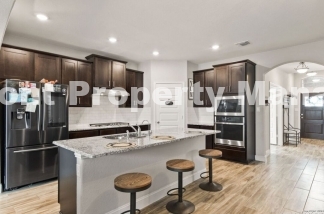 Spacious 4-Bedroom Retreat in San Antonio with 3.5 Baths and 2714 Sq Ft of Comfort!