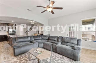 Spacious 4-Bedroom Retreat in San Antonio with 3.5 Baths and 2714 Sq Ft of Comfort!
