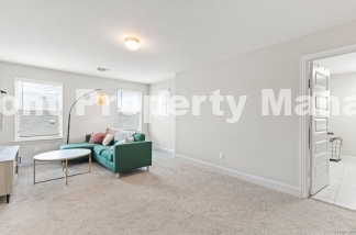 Spacious 4-Bedroom Retreat in San Antonio with 3.5 Baths and 2714 Sq Ft of Comfort!