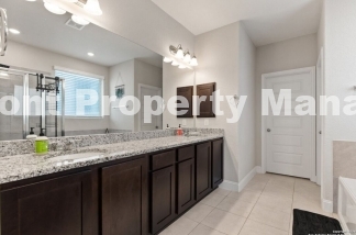 Spacious 4-Bedroom Retreat in San Antonio with 3.5 Baths and 2714 Sq Ft of Comfort!