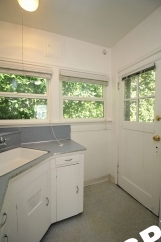 Adorable Updated Irvington 1 Bedroom in Charming 6-Plex
