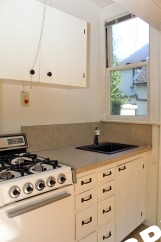 Multi-Room Studio Apartment in Gorgeous Portland Heights Victorian!