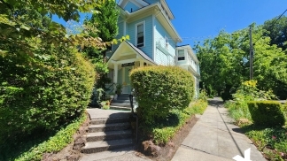 Multi-Room Studio Apartment in Gorgeous Portland Heights Victorian!