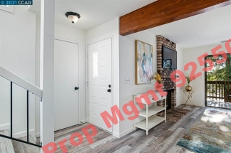 Charming 2-Bed Condo Retreat: Modern Comfort in Concord - 1218 Sq Ft of Style!