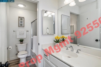 Charming 2-Bed Condo Retreat: Modern Comfort in Concord - 1218 Sq Ft of Style!