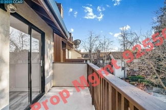 Charming 2-Bed Condo Retreat: Modern Comfort in Concord - 1218 Sq Ft of Style!