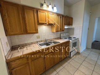 Nice main floor 2 Bedroom $650month/dep