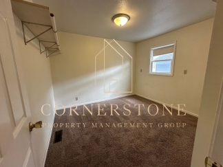 Nice main floor 2 Bedroom $650month/dep