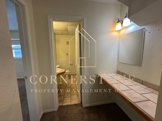 Nice main floor 2 Bedroom $650month/dep
