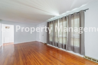 2 Bedroom with Bonus room and Hardwood Floors - Schweiter Neighborhood
