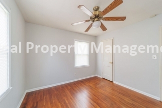 2 Bedroom with Bonus room and Hardwood Floors - Schweiter Neighborhood